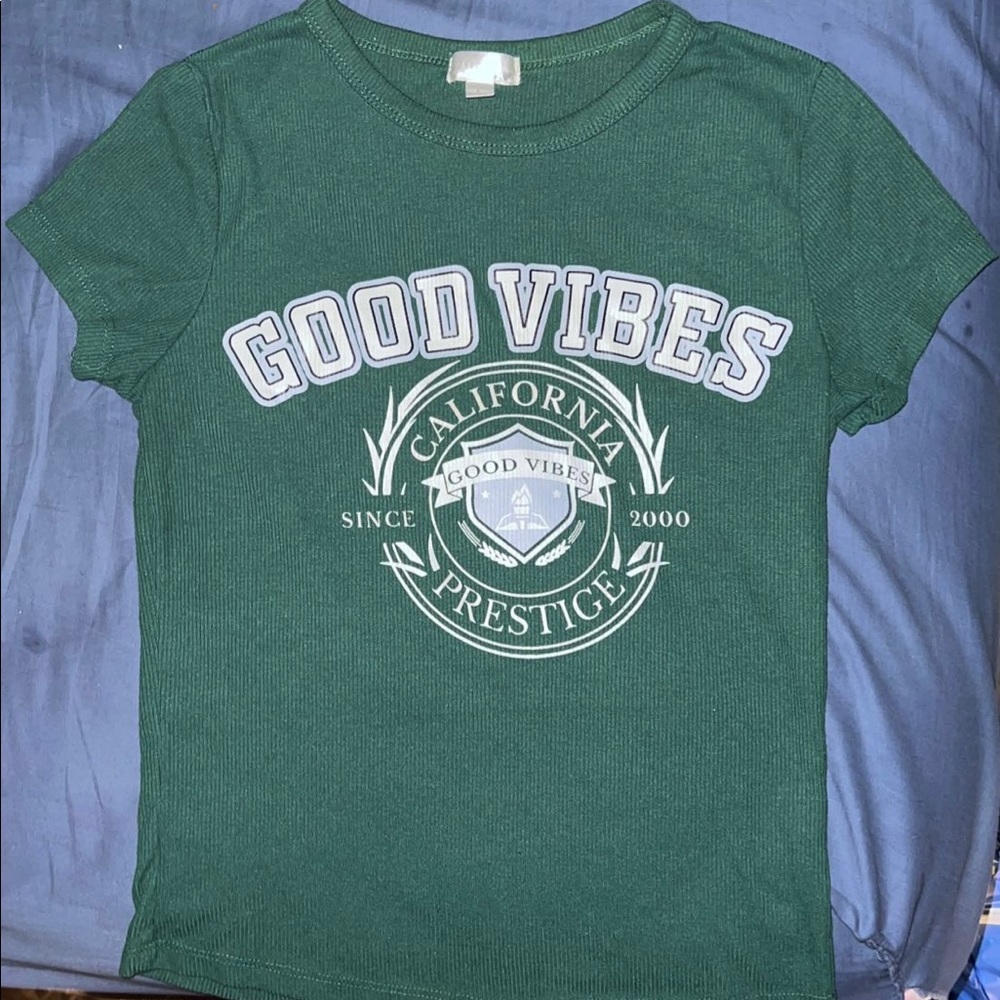 Dark green cropped tee